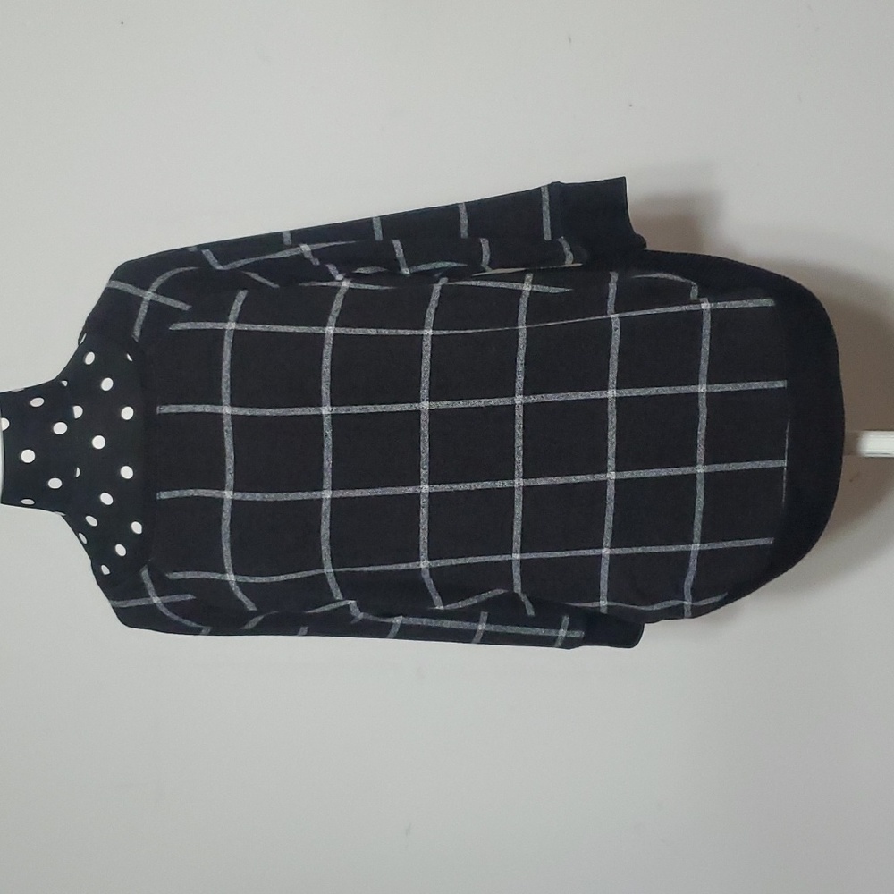 Maurices sweater
